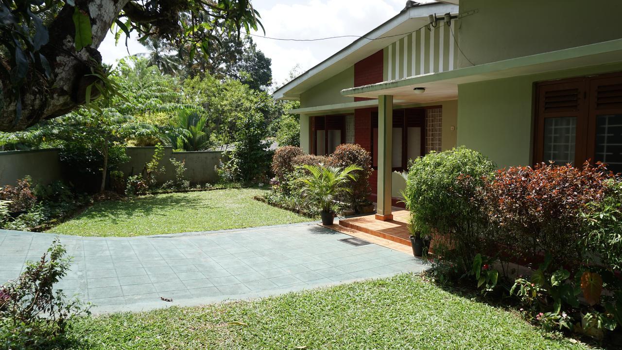 Jayawimana Apartamento Kandy Exterior foto