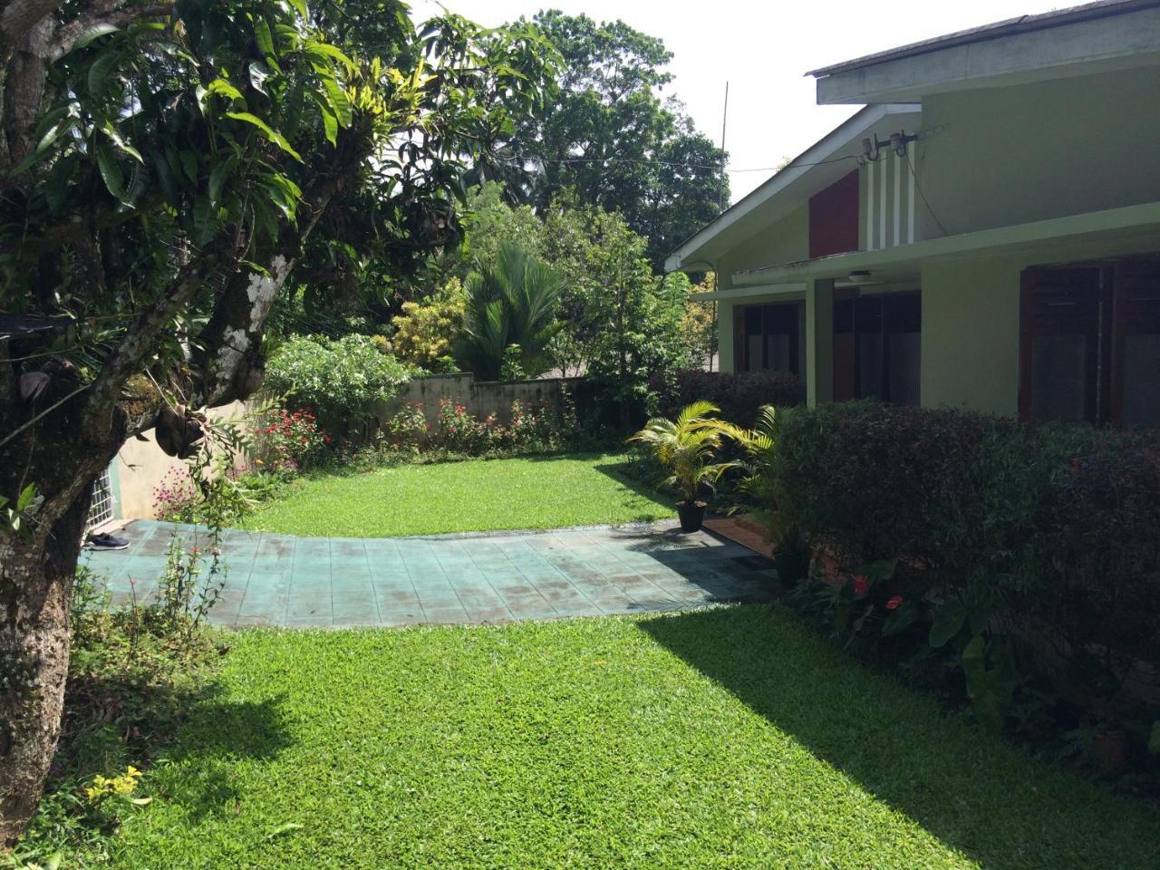 Jayawimana Apartamento Kandy Exterior foto